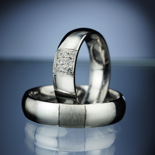 Wedding Rings with Diamonds model nr. SN72